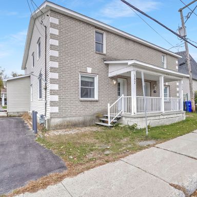 Halfred | Apartment rentals: logement for rent, 3 bedrooms, 355 Avenue De Buckingham, Gatineau