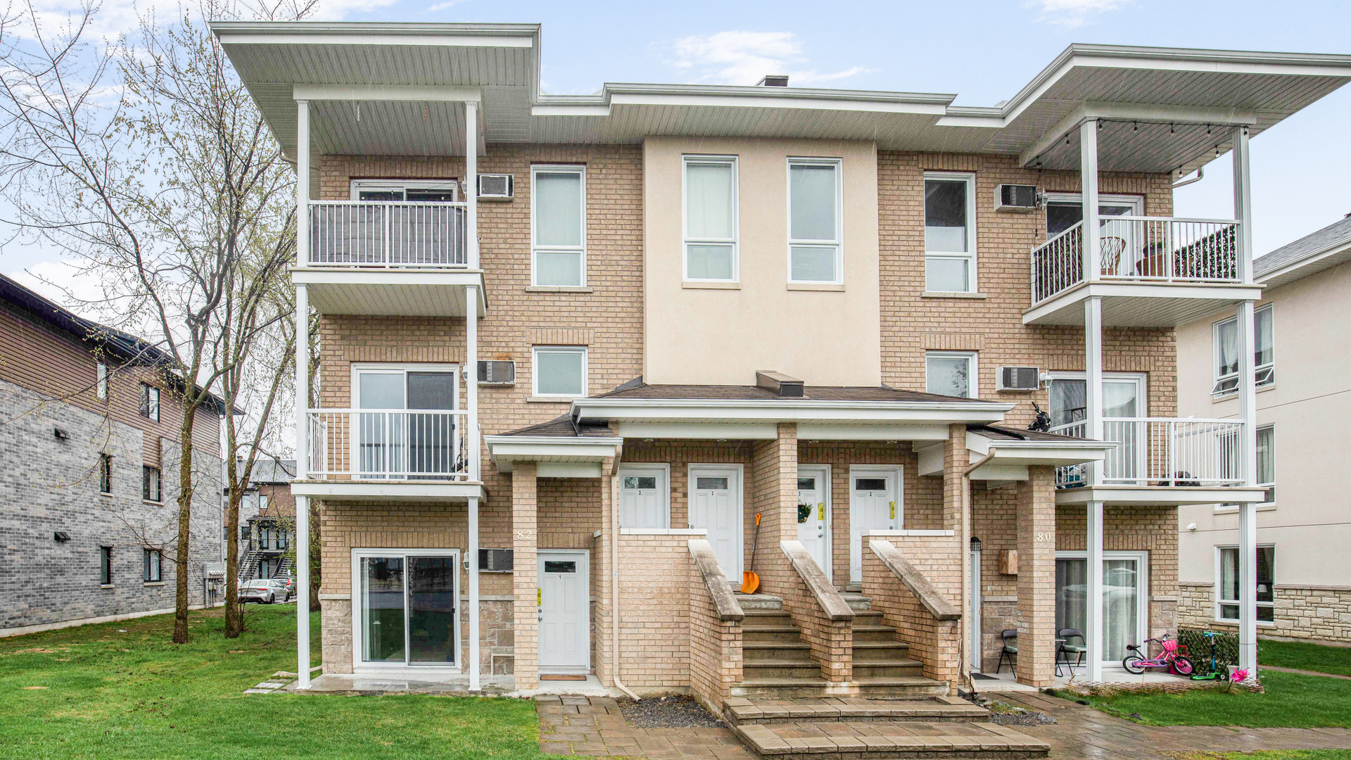 Halfred | Apartment rentals unité: 2 bedrooms for rent, 82 Rue Du Britannia, Gatineau
