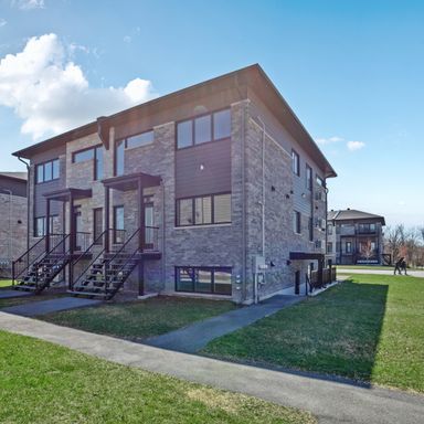 Halfred | Apartment rentals real estate: Spacious logement with 2 bedrooms for rent in Gatineau