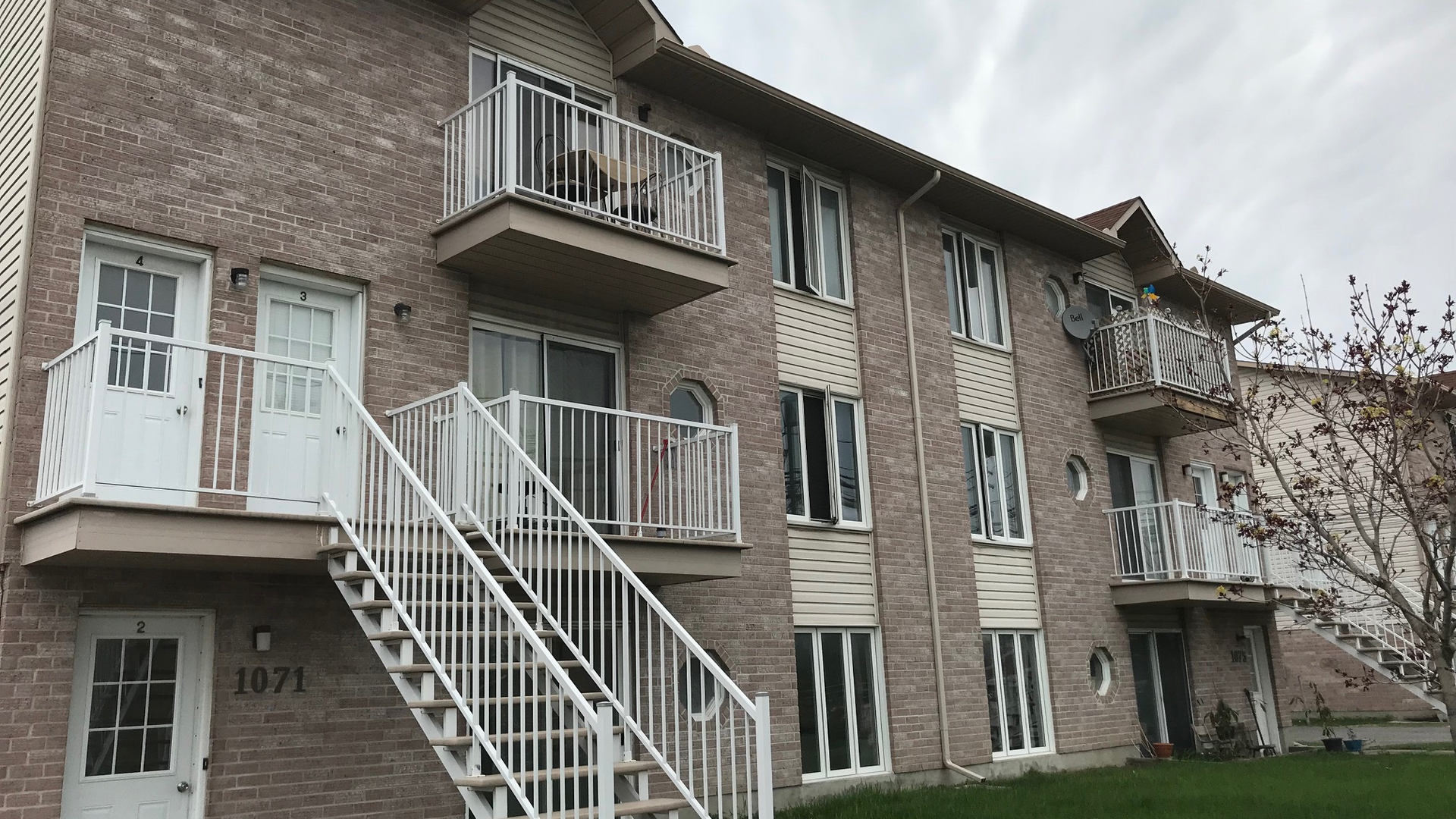 Halfred | Apartment rentals real estate: unité with 1 bedrooms for rent, 1071 Boulevard Maloney Est, Gatineau