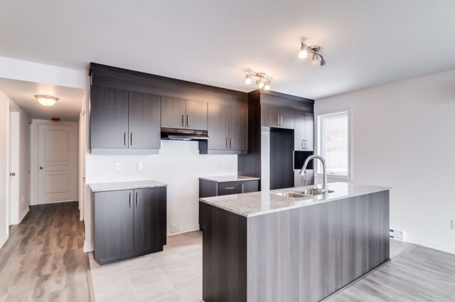 Halfred | Apartment rentals rental: logement with 2 bedrooms, 9 Rue Du Glenbow, Gatineau