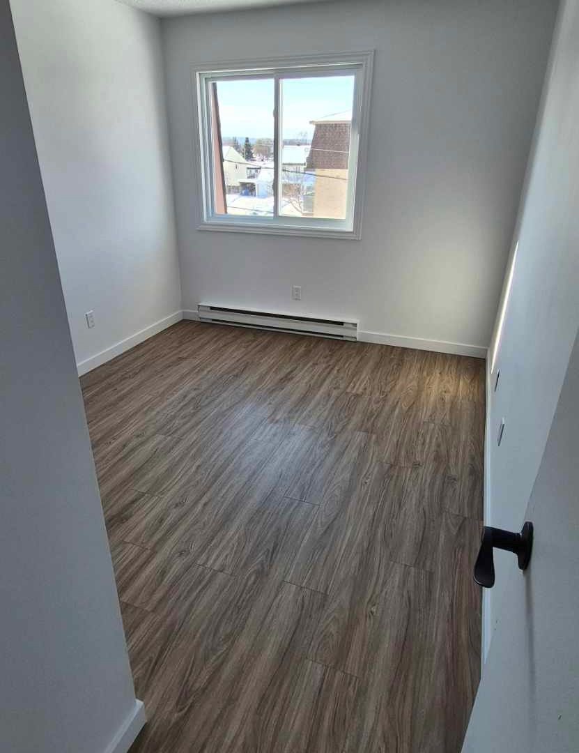 Halfred | Apartment rentals logement for rent in Gatineau: 3 bedrooms, 45 Rue Du Curé-André-Préseault