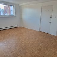 Halfred | Apartment rentals maison for rent in Gatineau: 2 bedrooms, 15 Rue Roy