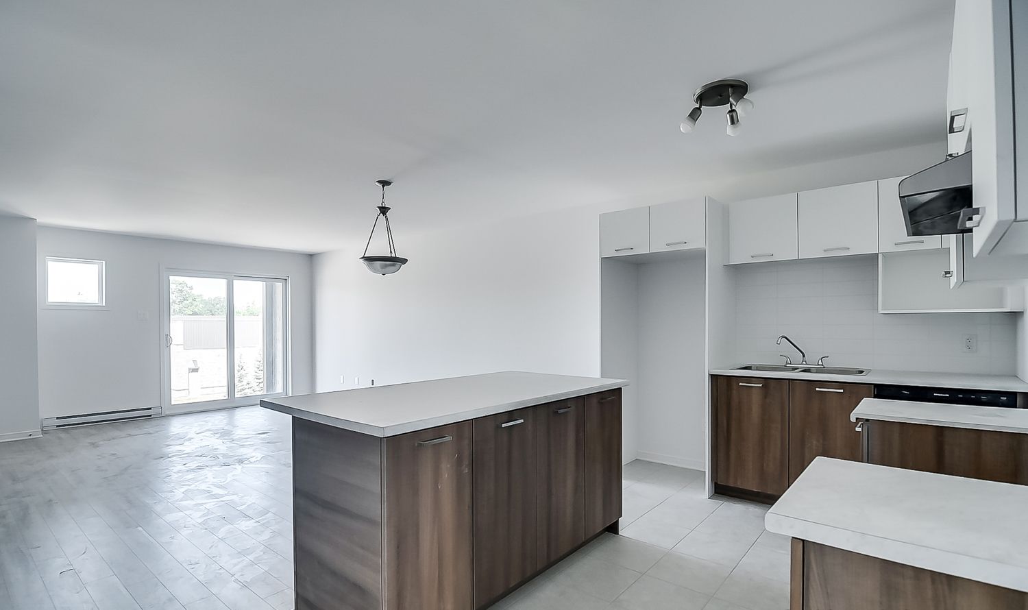 Halfred | Apartment rentals logement: 2 bedrooms for rent, 18 Rue De La Fabrique, Gatineau