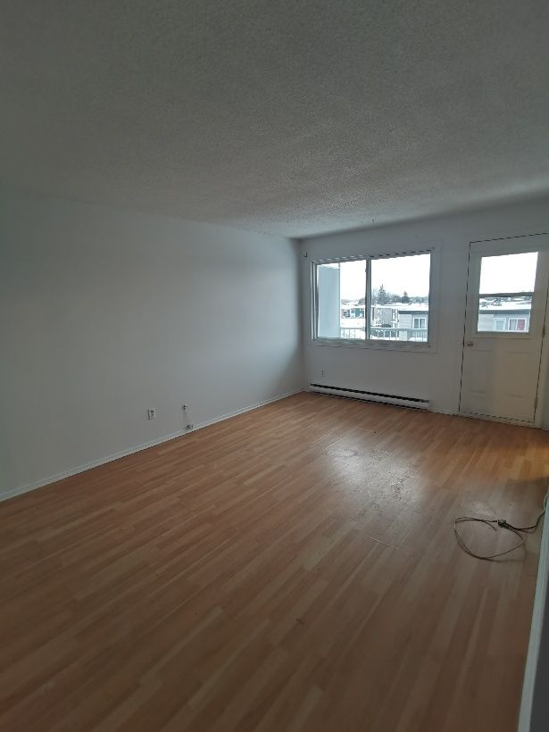 Halfred | Apartment rentals: unité for rent, 2 bedrooms, 23 Rue Meunier, Gatineau