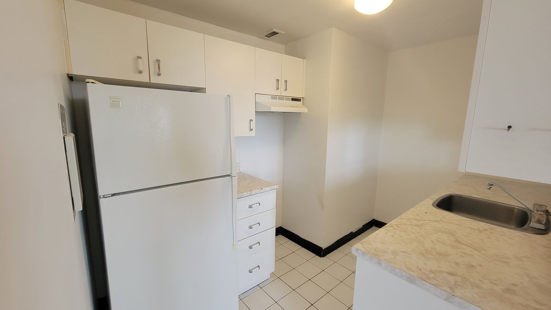 Halfred | Apartment rentals real estate: Spacious logement with 2 bedrooms for rent in Gatineau