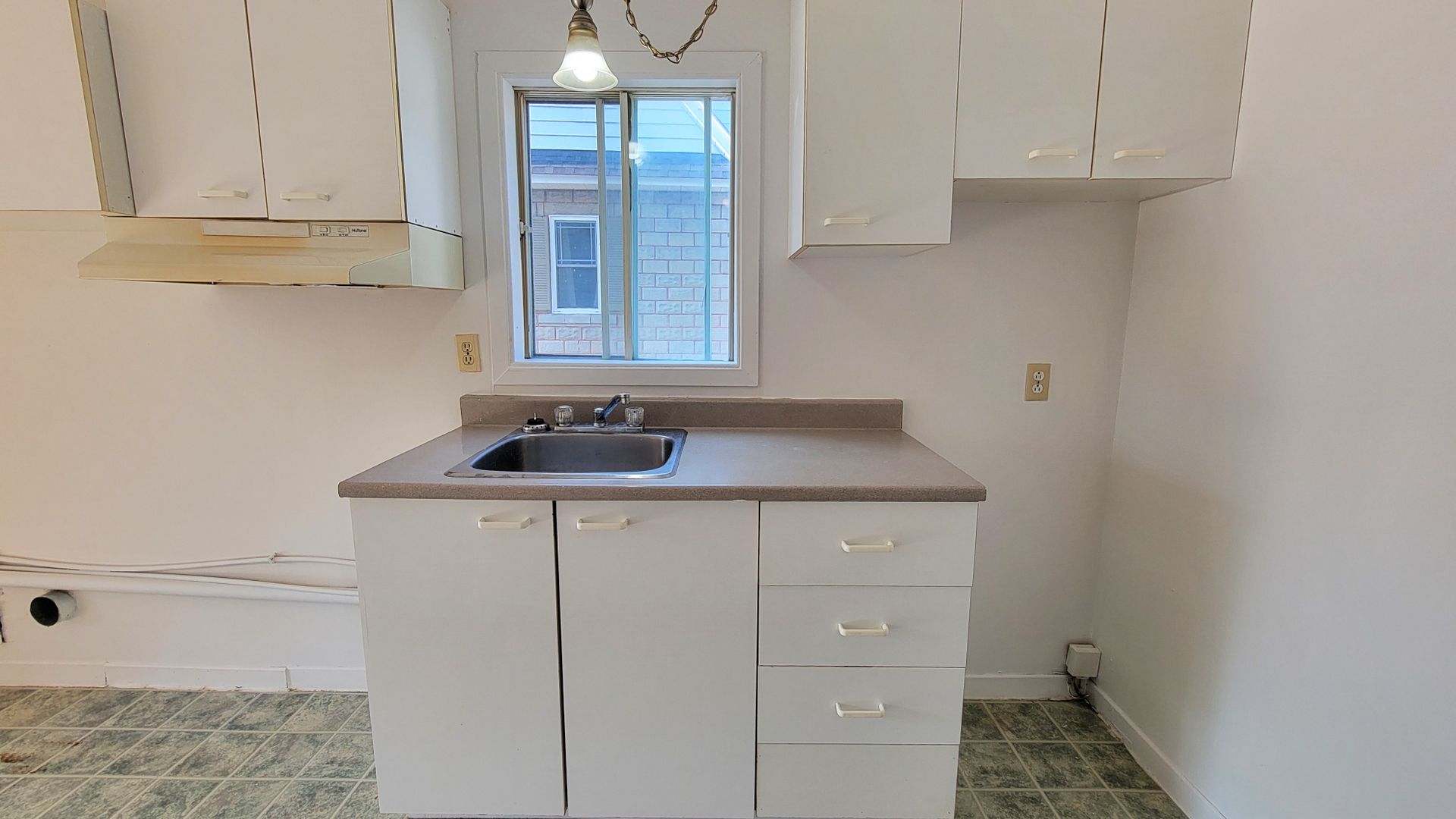 Halfred | Apartment rentals rental: maison with 1 bedrooms, 697 Avenue De Buckingham, Gatineau