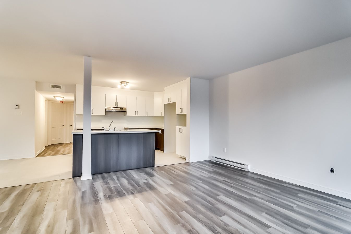 Halfred | Apartment rentals unité: 2 bedrooms for rent, 102 Rue Katimavik, Gatineau
