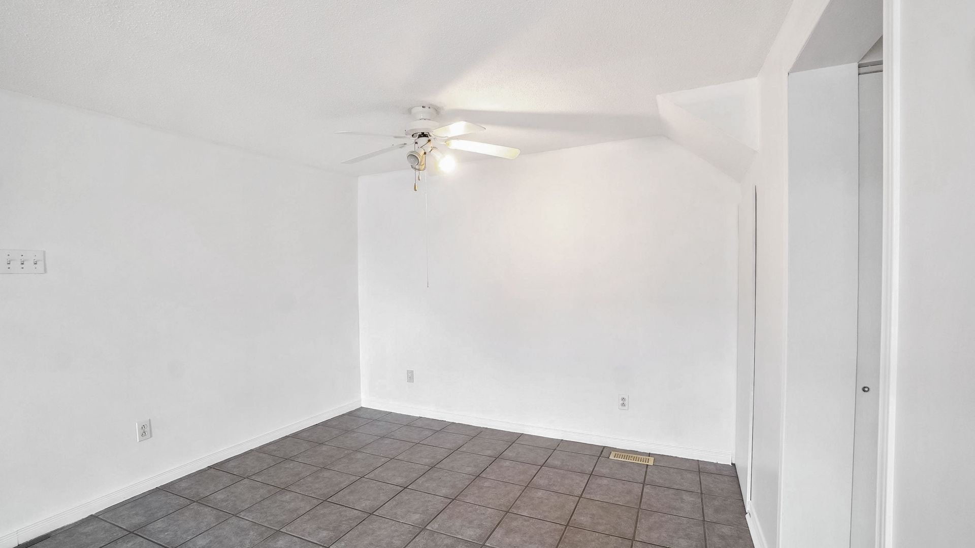Halfred | Apartment rentals real estate: Spacious logement with 3 bedrooms for rent in Gatineau
