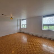 Halfred | Apartment rentals real estate: maison with 1 bedrooms for rent, 240 Boulevard Alexandre-Taché, Gatineau