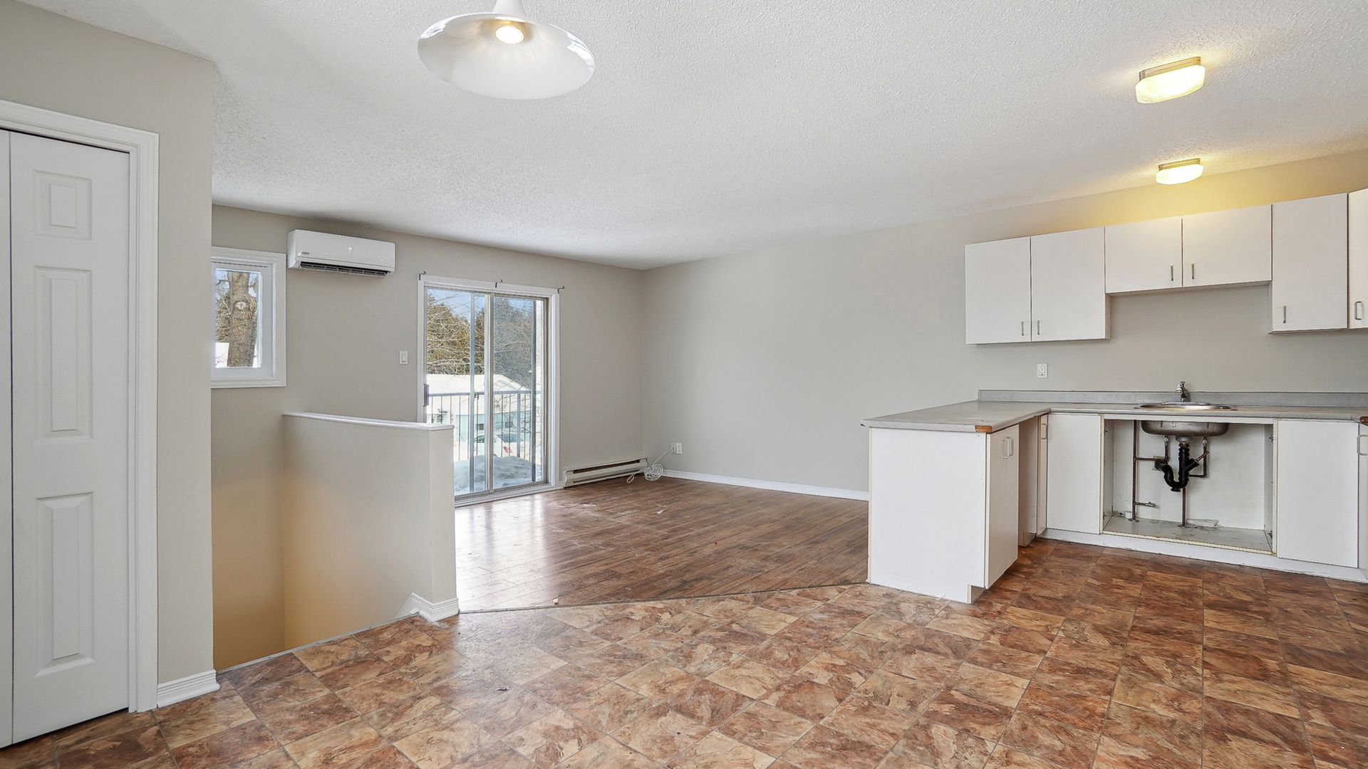 Halfred | Apartment rentals unité: 2 bedrooms for rent, 821 Rue Larouche, Gatineau