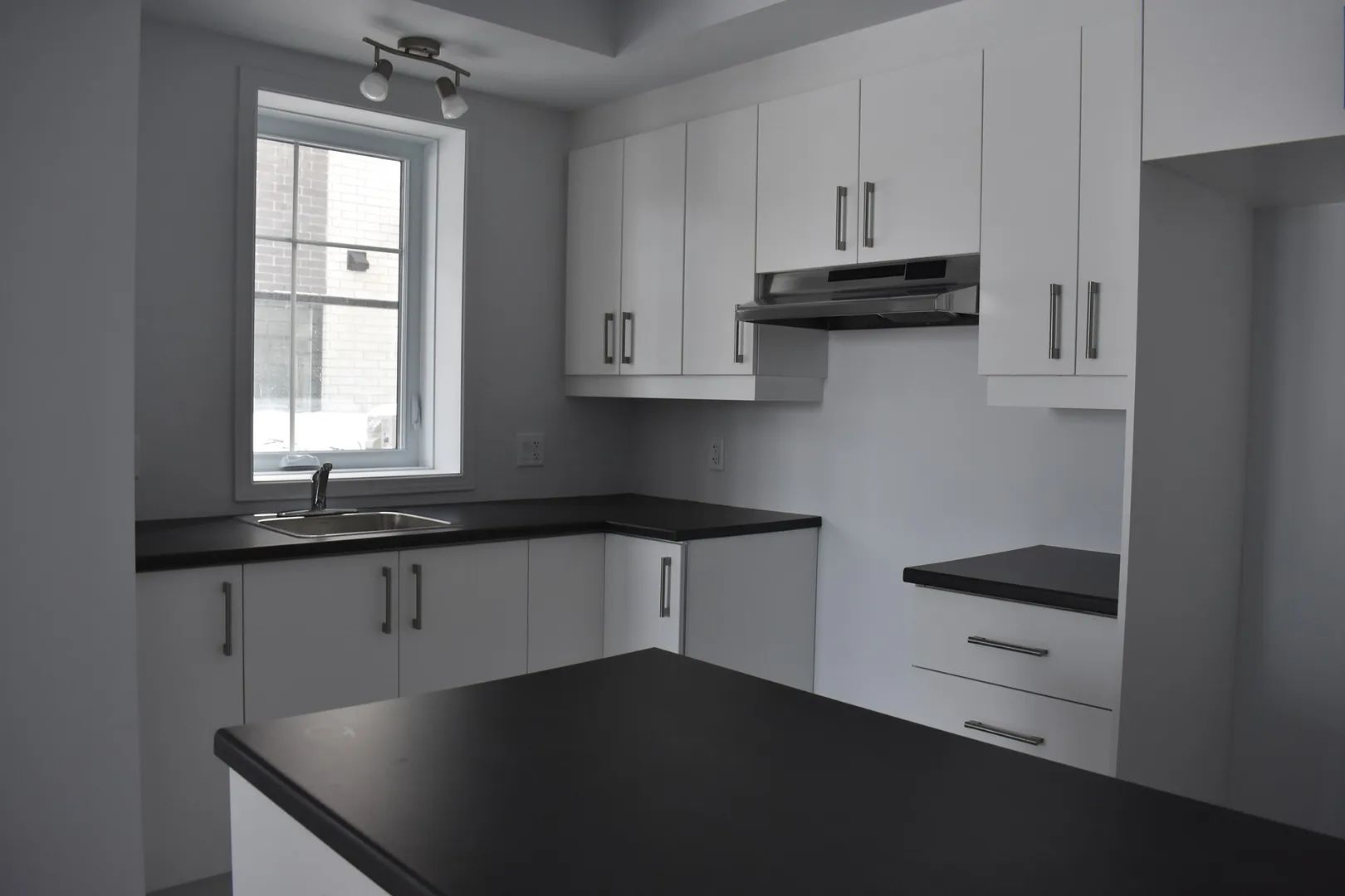 1 bedrooms, Halfred | Apartment rentals unité for rent in Gatineau, 168 Rue De La Cité-Jardin