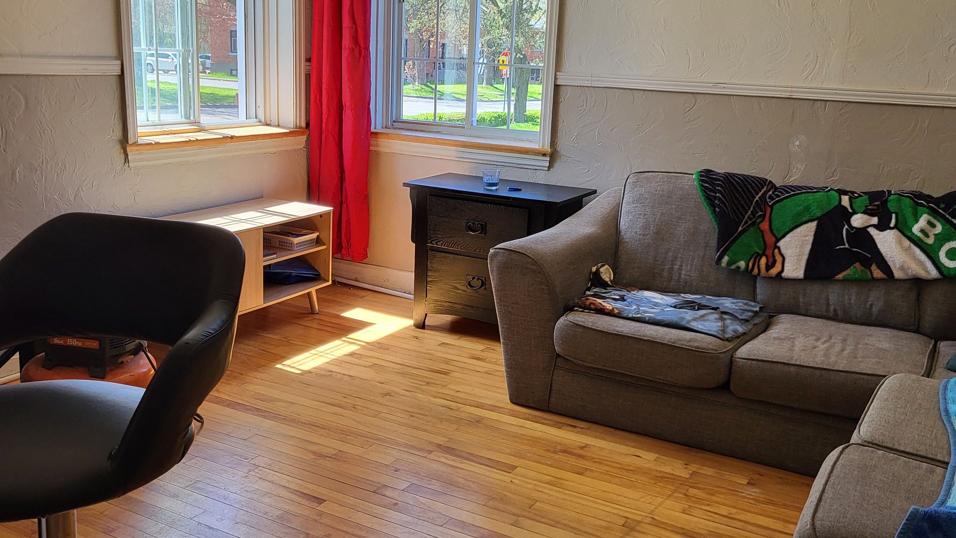 Halfred | Apartment rentals real estate: Spacious maison with 2 bedrooms for rent in Lachute