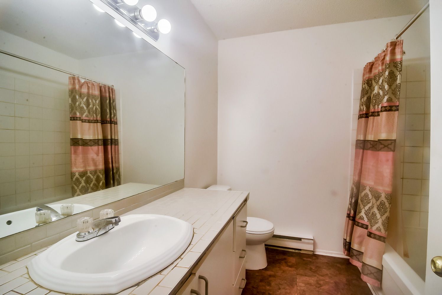 Halfred | Apartment rentals: maison with 3 bedrooms for rent in Gatineau, 211 Chemin De La Savane